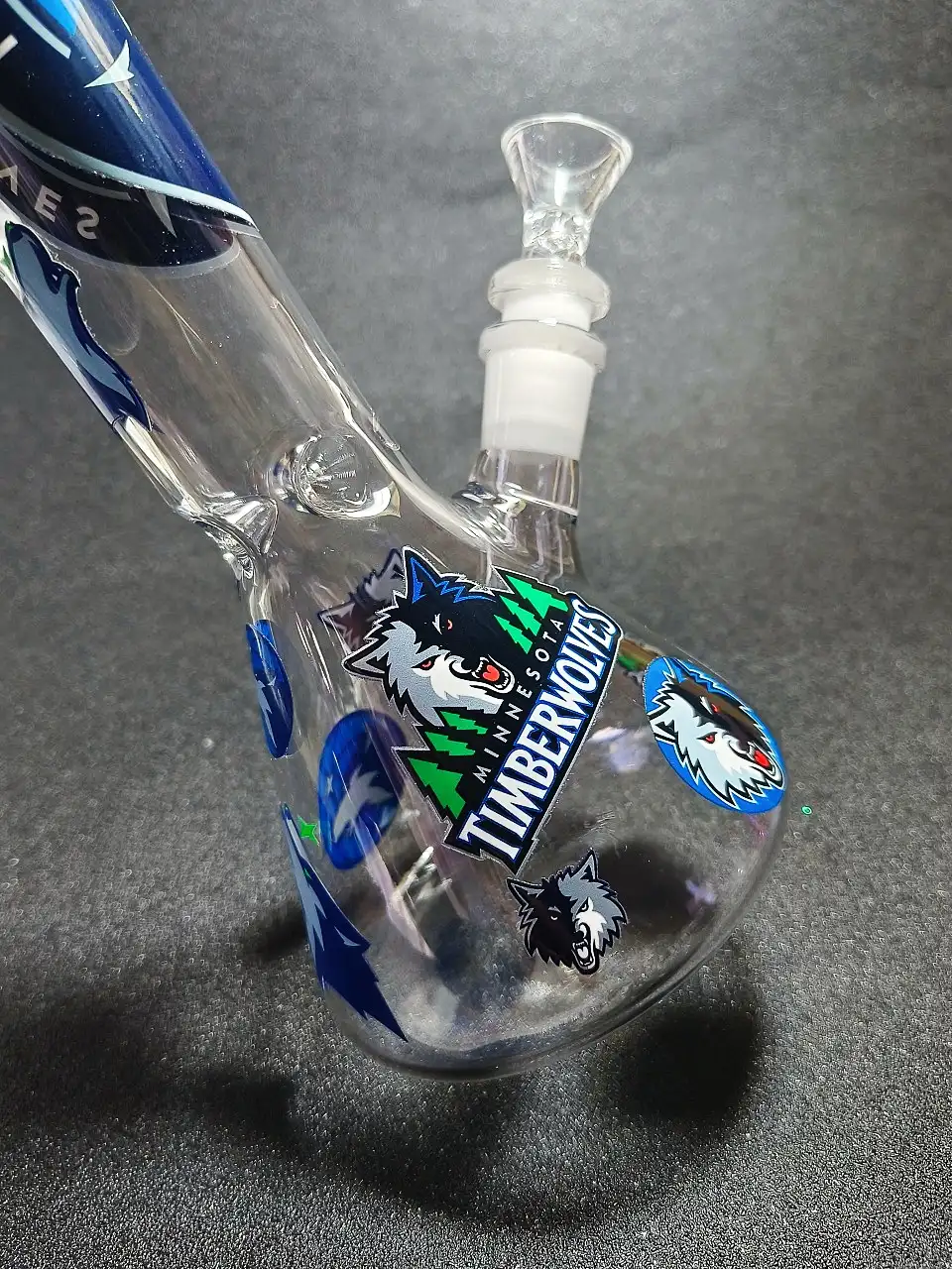 10" Minnesota Timberwolves Beaker Glass Bong - Image 7