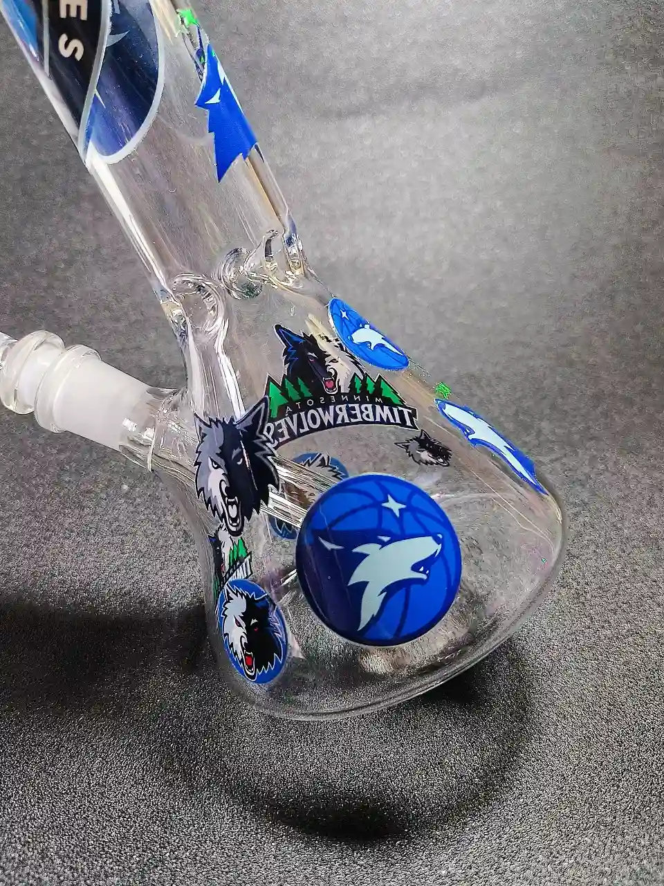 10" Minnesota Timberwolves Beaker Glass Bong - Image 6