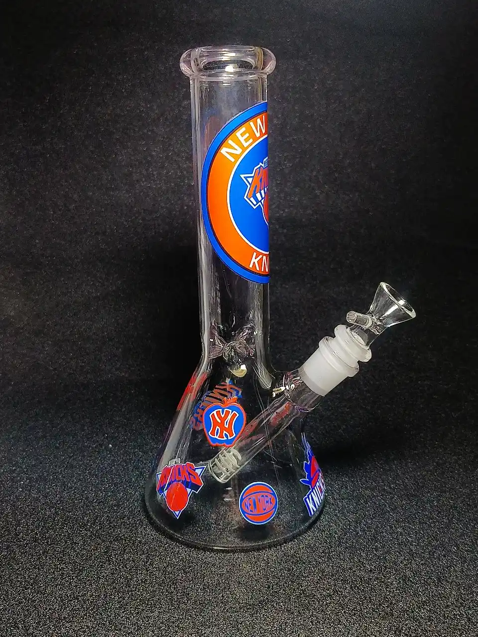 10 Inch New York Knicks Beaker Glass Bong - Image 2