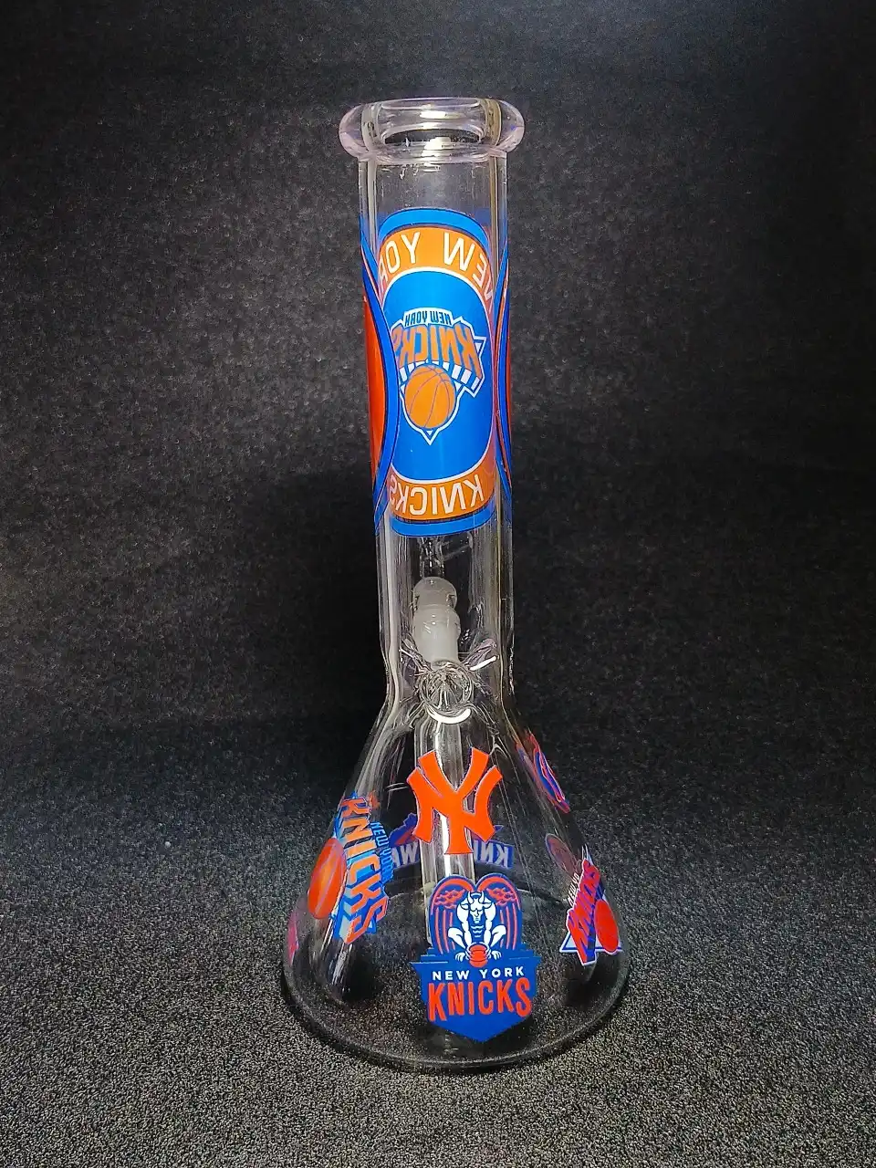 10 Inch New York Knicks Beaker Glass Bong - Image 3