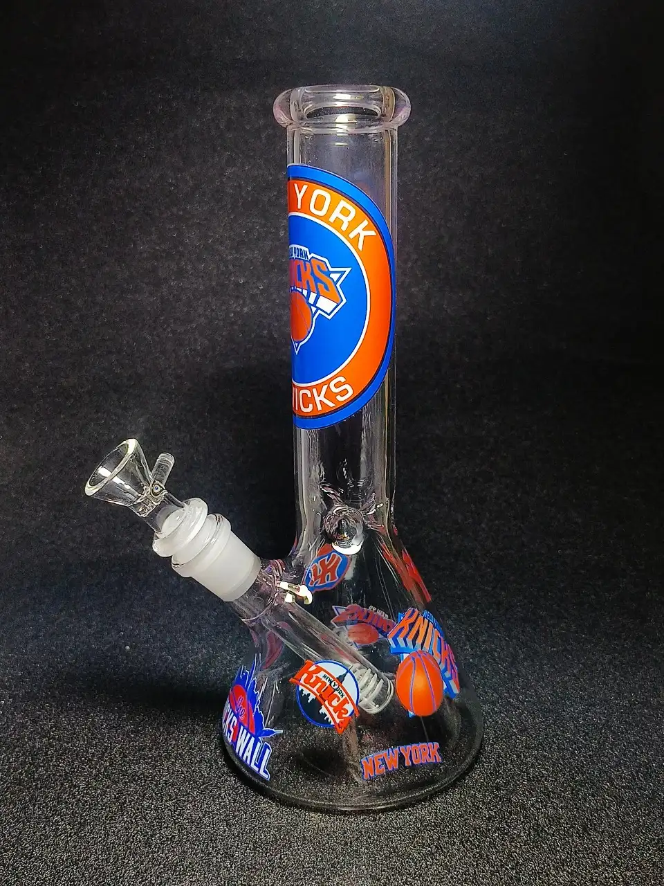 10 Inch New York Knicks Beaker Glass Bong - Image 4