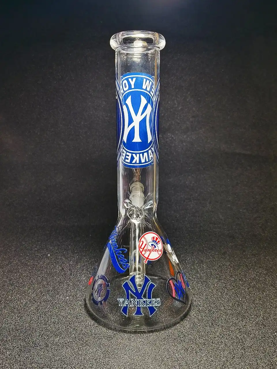 10" New York Yankees Beaker Glass Bong with NY Artwork - Image 3