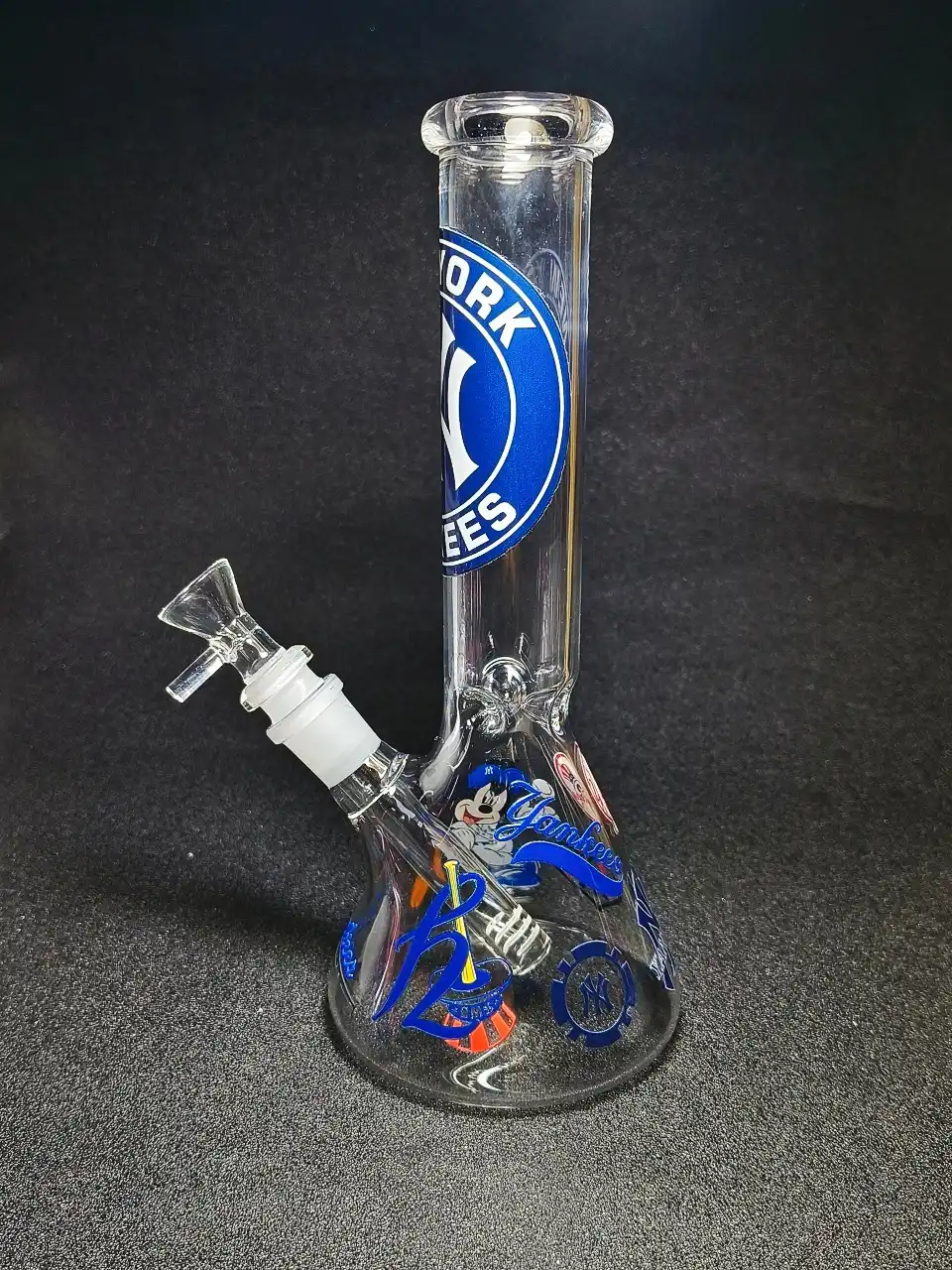10" New York Yankees Beaker Glass Bong with NY Artwork - Image 4