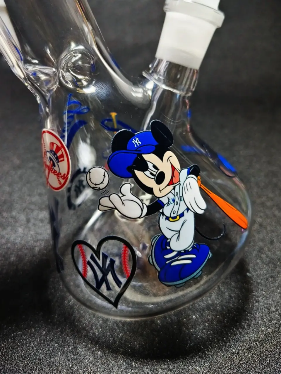 10" New York Yankees Beaker Glass Bong with NY Artwork - Image 7