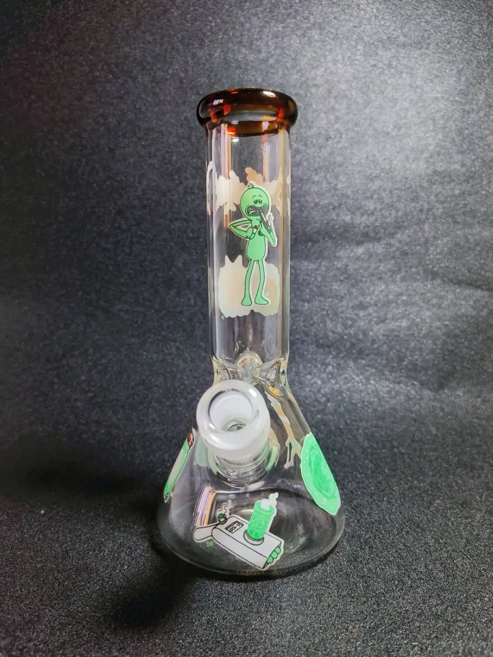 8" Rick & Morty Meeseeks & Pickle Rick Glow-In-The-Dark Beaker Bong - Image 6