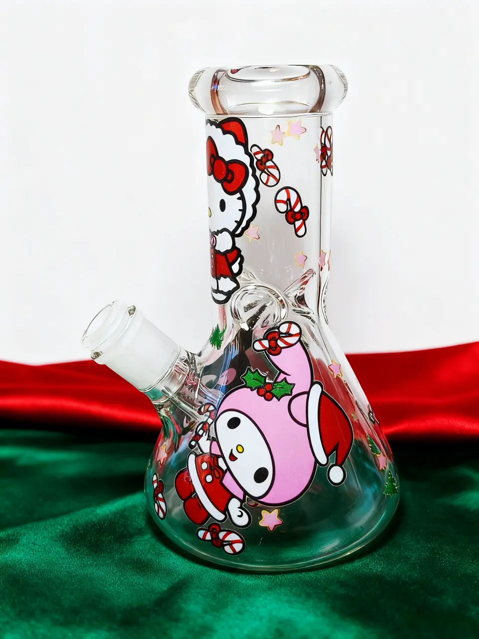 Sanrio Christmas Beaker Bong with Hello Kitty, My Melody & Kuromi Holiday Design - Image 3