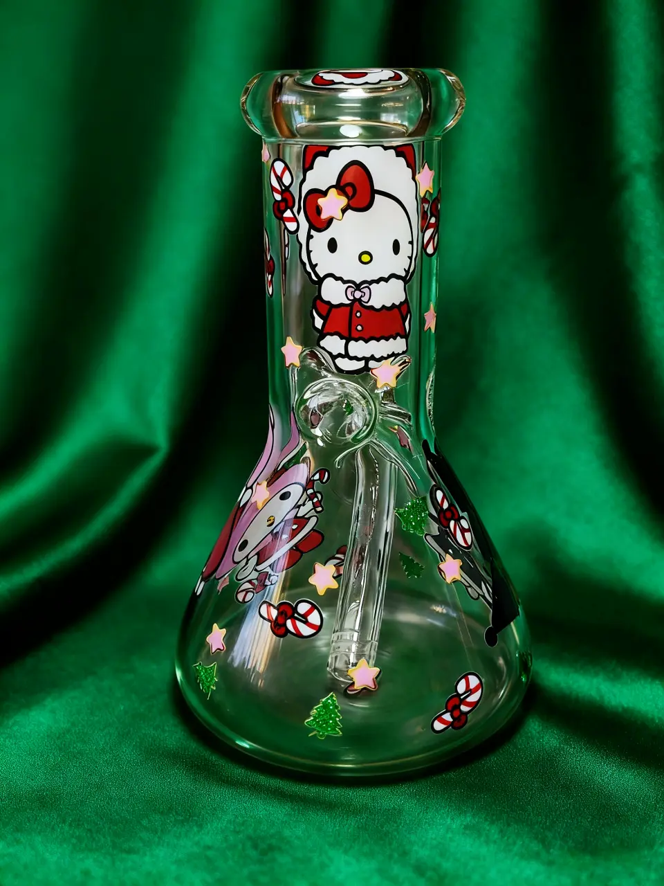 Sanrio Christmas Beaker Bong with Hello Kitty, My Melody & Kuromi Holiday Design - Image 2