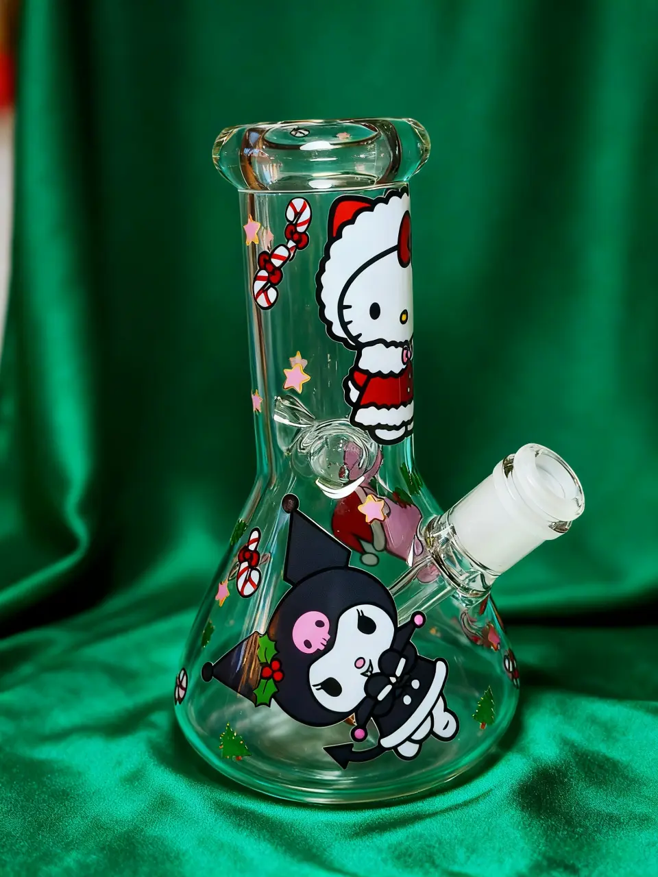 Sanrio Christmas Beaker Bong with Hello Kitty, My Melody & Kuromi Holiday Design - Image 4