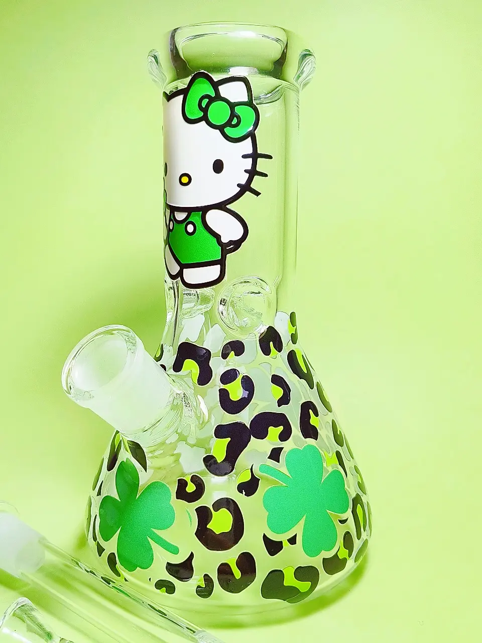 Hello Kitty Lucky Clover 8 Inch Beaker Glass Bong